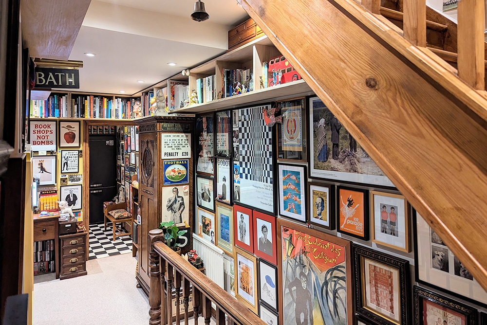 Hallway storage to store books