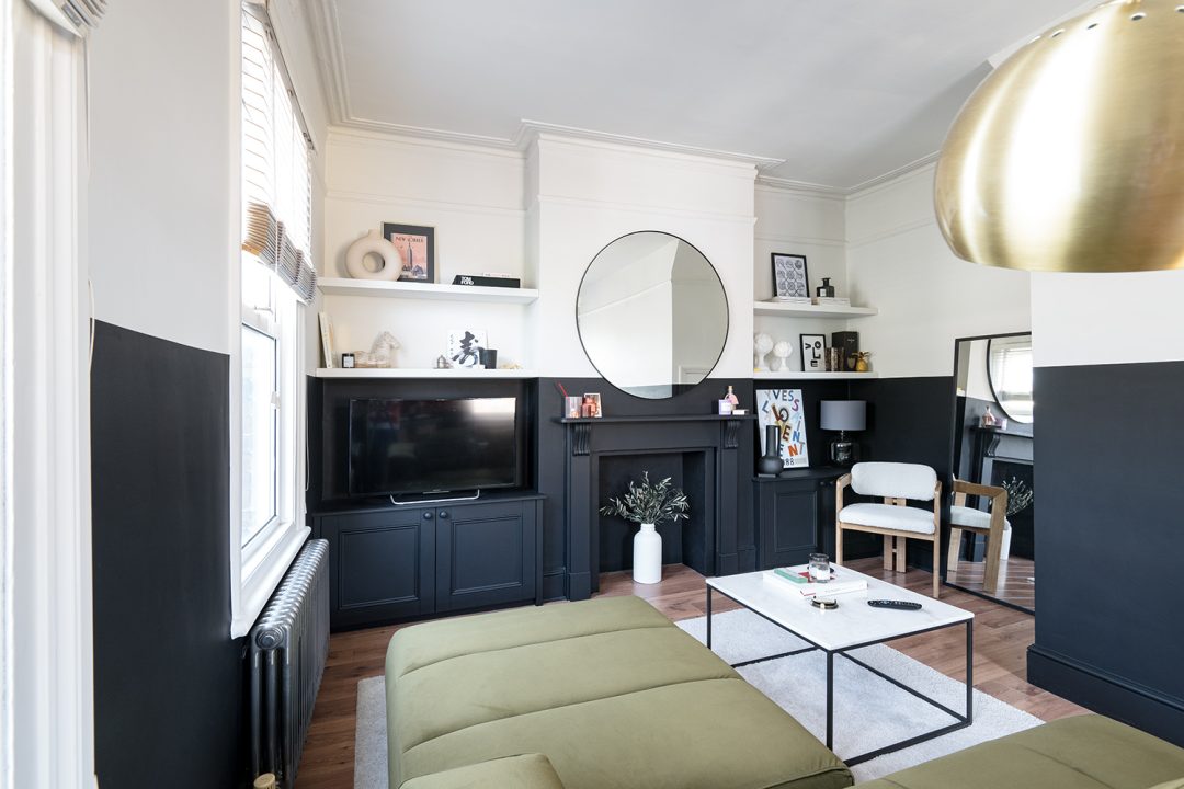 Built-in alcove bookshelf