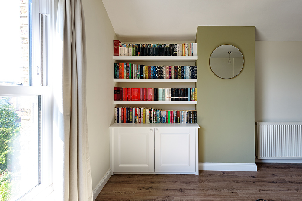 Built-in alcove cupboard