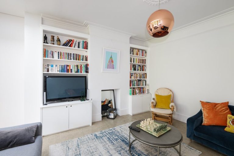 Built-in alcove cupboards