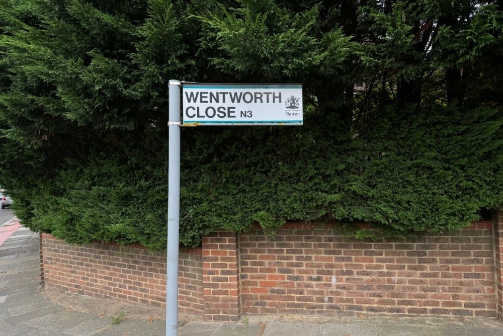 Street name in N12