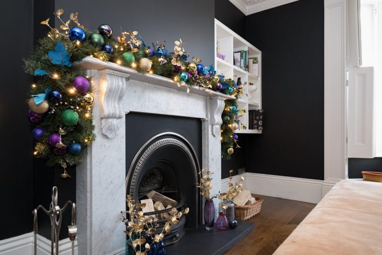 Built in alcove shelving with Christmas styling